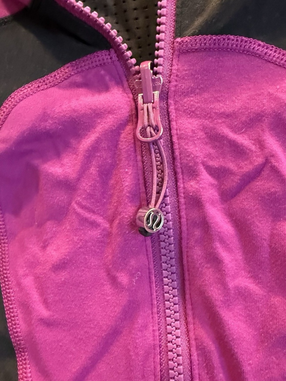 Lululemon Women's Find Your Bliss Jacket Black / Regal Plum Size 4 Reversible - Picture 2 of 7